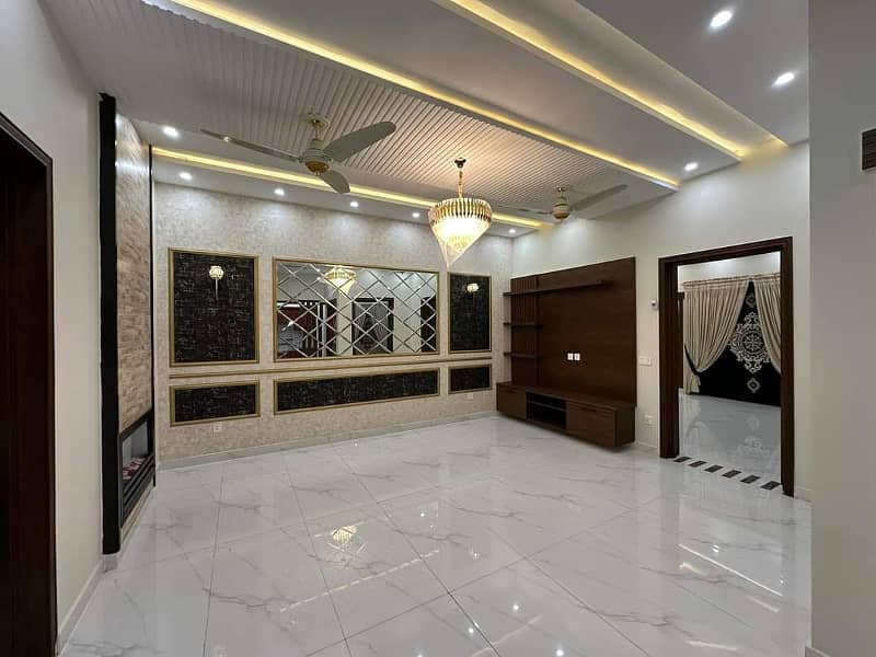 Luxurious Designer 10 Marla brand new House For Sale in Bahria Town Lahore 14