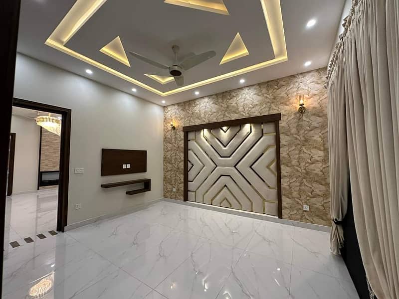 Luxurious Designer 10 Marla brand new House For Sale in Bahria Town Lahore 15