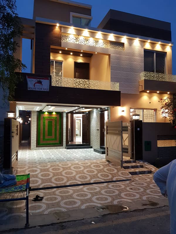 Luxurious Designer 10 Marla brand new House For Sale in Bahria Town Lahore 22