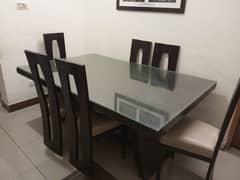 Excellent dining table with 6 chairs. . urgent sale