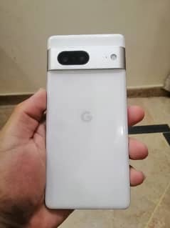 Google pixel 7 10/10 condition with charger . . . 4 month sim time