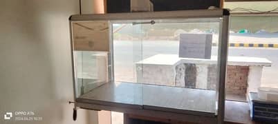 Aluminium Glass counter