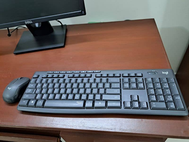 Logitech Bluetooth keyboard and mouse 0