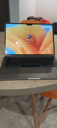 Apple macbook air m2 chip 2024