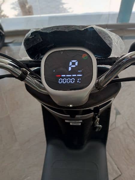 Crown Electric Scooty 5