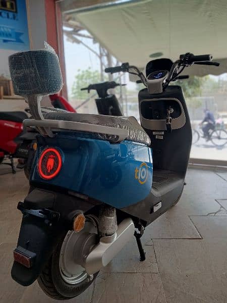 Crown Electric Scooty 6