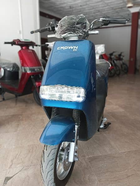 Crown Electric Scooty 7