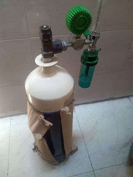 oxygen cylinder 1