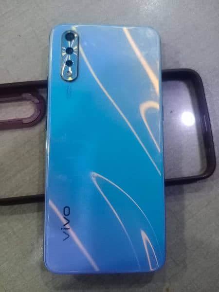 VIVO S1 MoDeL 10/10 condition 4Gb/ 128gb 1