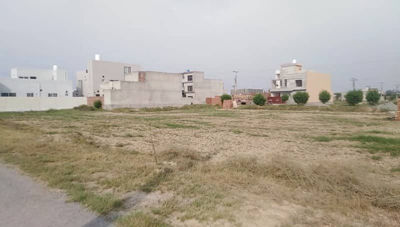 10 Marla Residential Plot For Sale In Rs. 9800000 Only 4