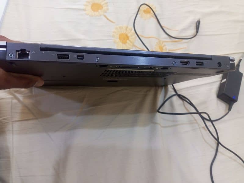 For sale Dell Luxury laptop 3