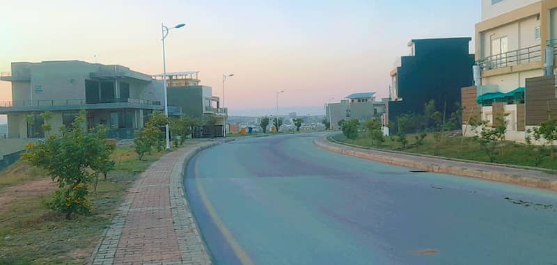 1 Kanal Residential Heighted Location Plot Available For Sale In Bahria Town Overseas Block 3 5