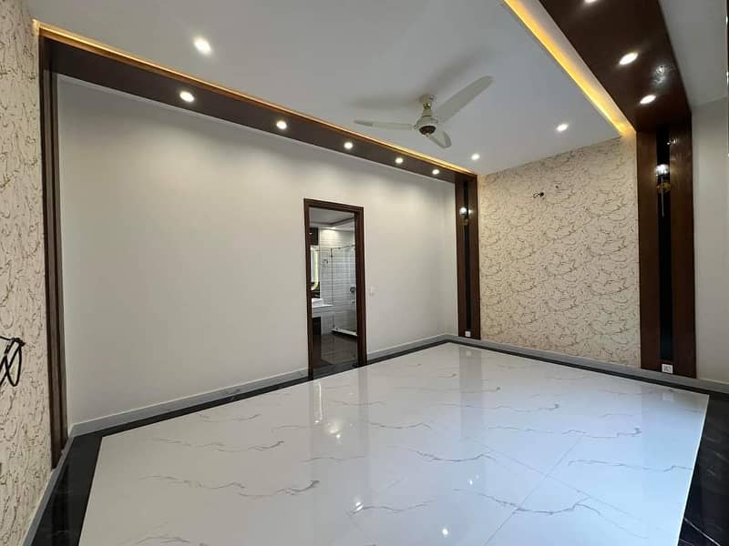Luxurious Designer 10 Marla brand new House For Sale in Bahria Town Lahore 11