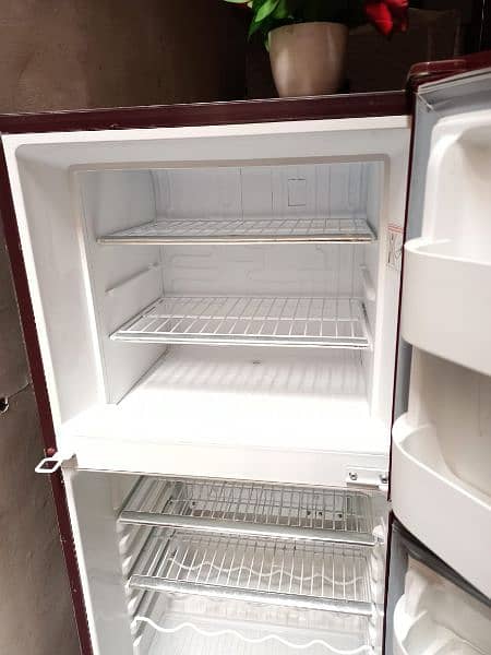 New condition fridge Orient  new model only 5 month uesd 03288074461 5