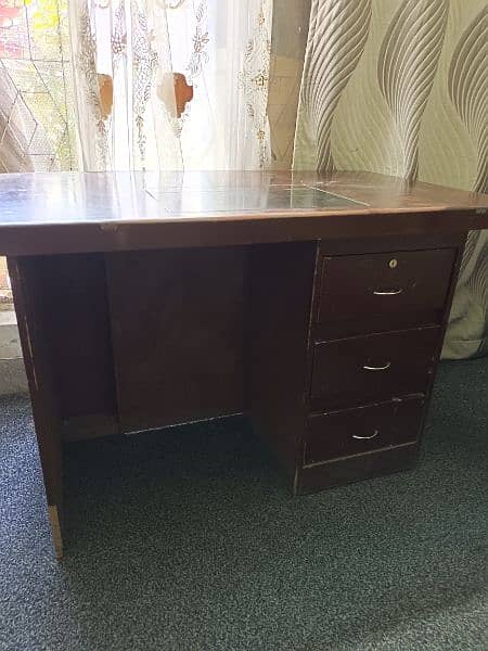 Office table for sale 0