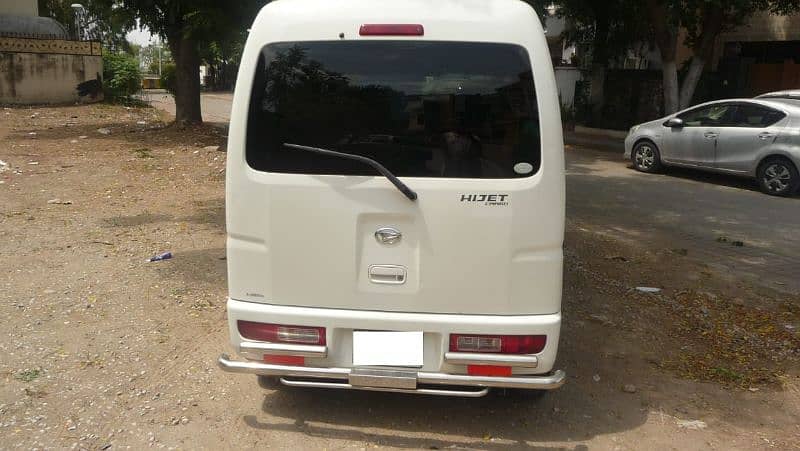 Daihatsu Hijet 2011 1