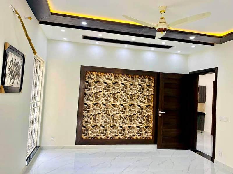 Luxurious Designer 1 Kanal Brand New House For Sale in Bahria Town Lahore 9