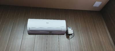 Haier 1 Ton DC inverter T3 series use only 3 months condition 10/10
