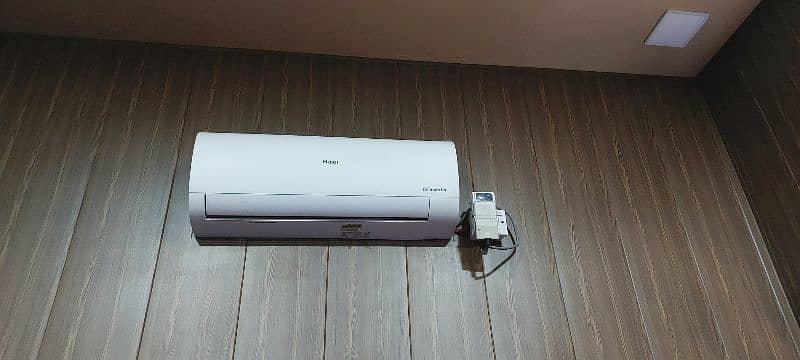 Haier 1 Ton DC inverter T3 series use only 3 months condition 10/10 0