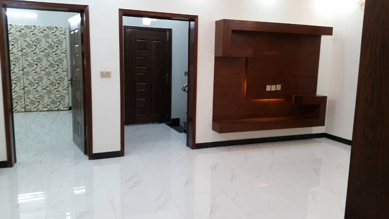 Luxurious Designer 1 Kanal Brand New House For Sale in Bahria Town Lahore 27