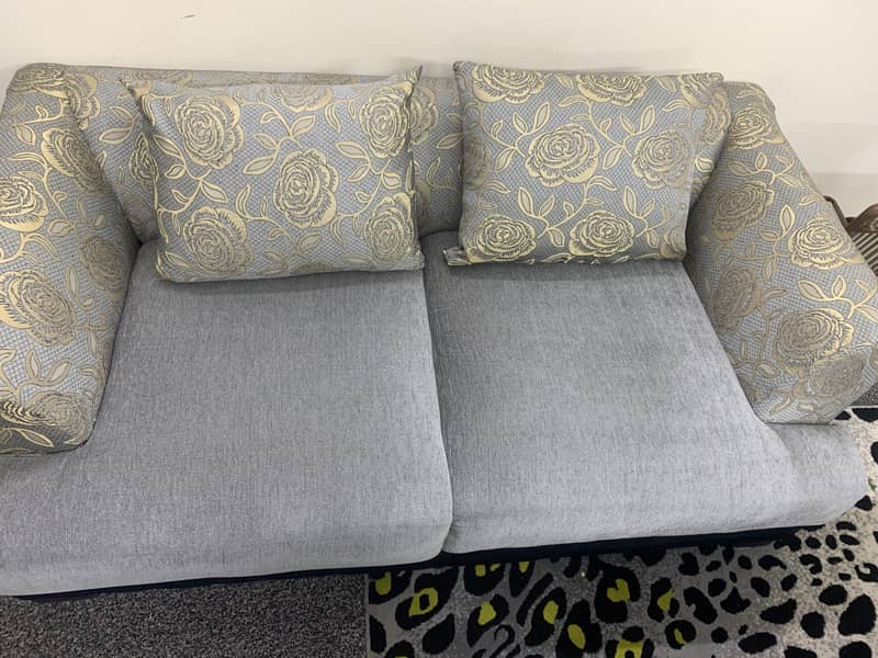 Sofa set one month use only 3