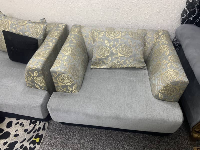 Sofa set one month use only 5