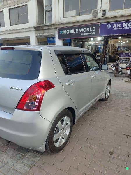 Suzuki Swift 2011 DLX 1.3 3