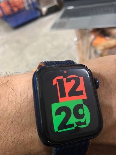 Apple watch serries 6 GPS 44MM 4