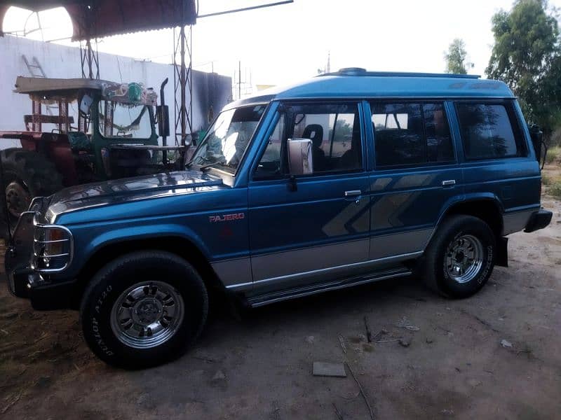 Mitsubishi Pajero 1990 0