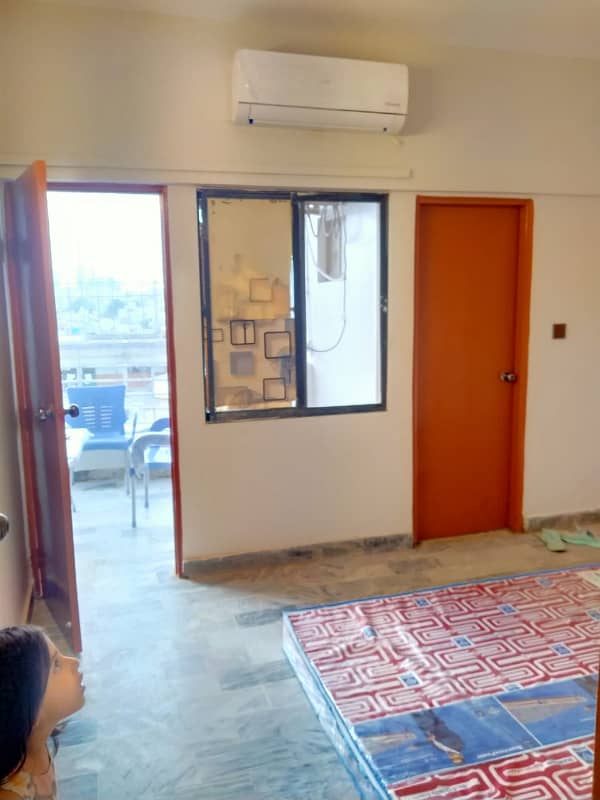 three bed dd leased apartment for sale in johar 1