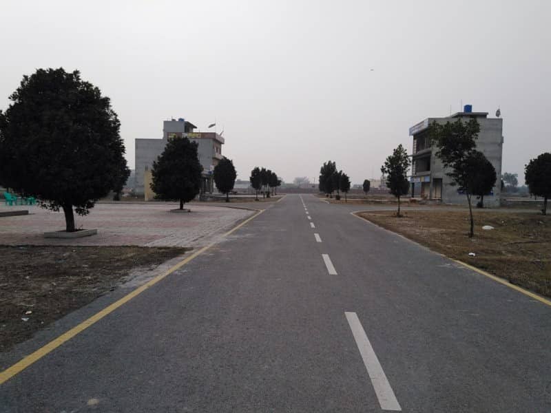 On Excellent Location 5 Marla Residential Plot In Grand Avenues Housing Scheme 3