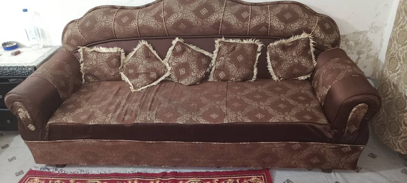 5 seater sofa just like new 2