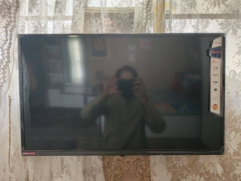 Changhong Ruba L32H7N 32″ inch Full Screen LED TV 3