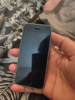 Apple Iphone SE first gen 2016 excellent condition