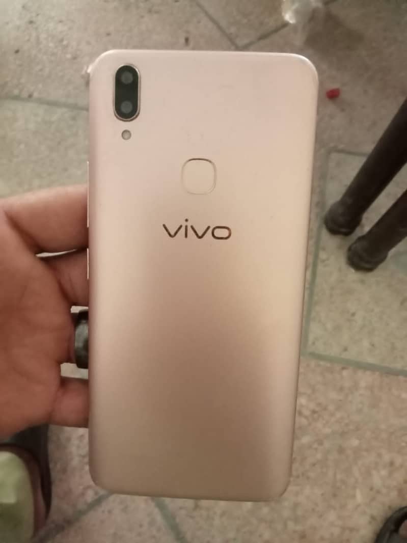 Vivo 1727 4