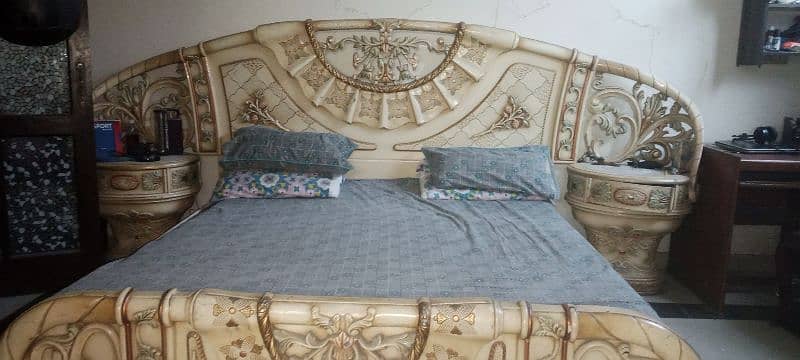 set of bed and dressing table 1