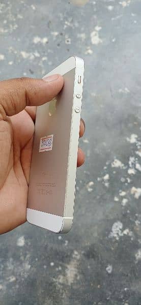 Iphone 5s 32GBNon PTACash On Delivery Available 2