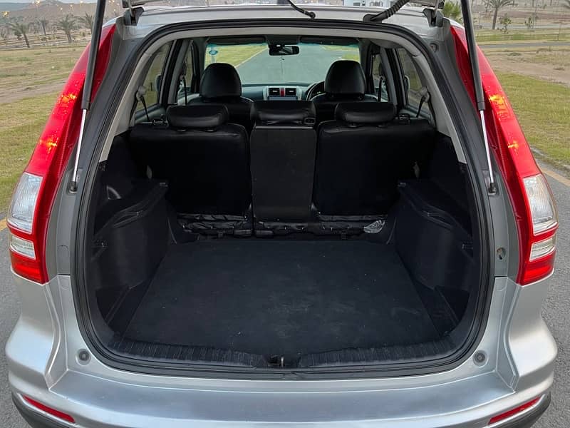 Honda CR-V 2010 SUV Excellent Condition 13