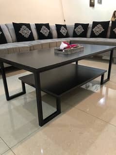 CLASSY BLACK COFFEE TABLE