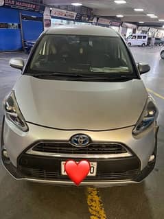 Toyota Sienta 2015