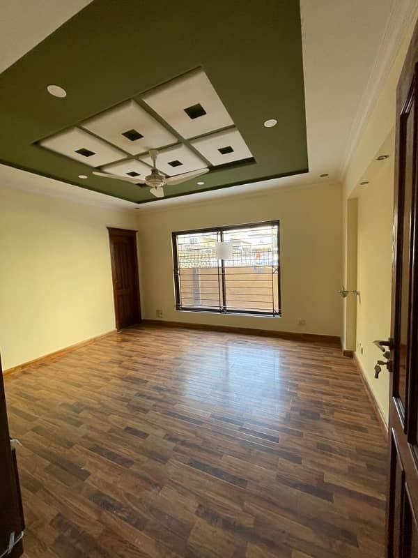 Ideally Located Flat Of 600 Square Feet Is Available For sale In H-13 8