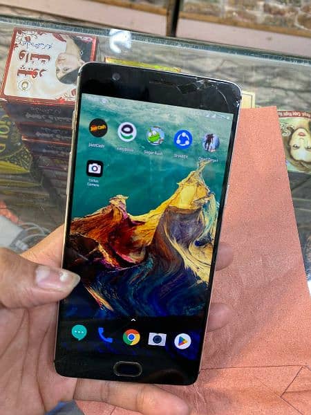 one plus 3T 6GB RAM 64GB ROM 6