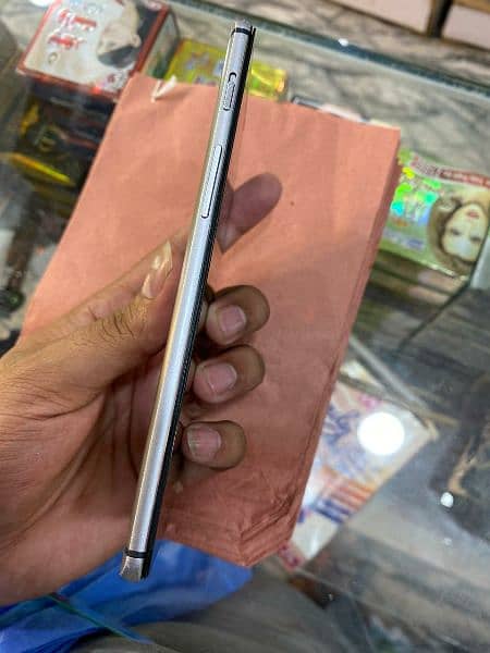 one plus 3T 6GB RAM 64GB ROM 7