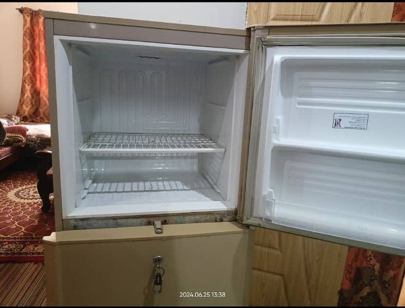 PEL Refrigerator Good Condition 100% Working 4