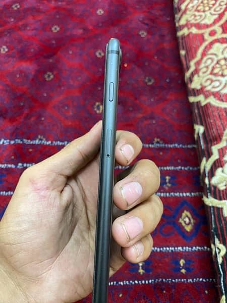 i phone 8  plus  hayatabad peshawer phase 1 bilal market 6