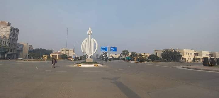 Bahria orchard plot no 880#G possession utility extra land paid for sale 9