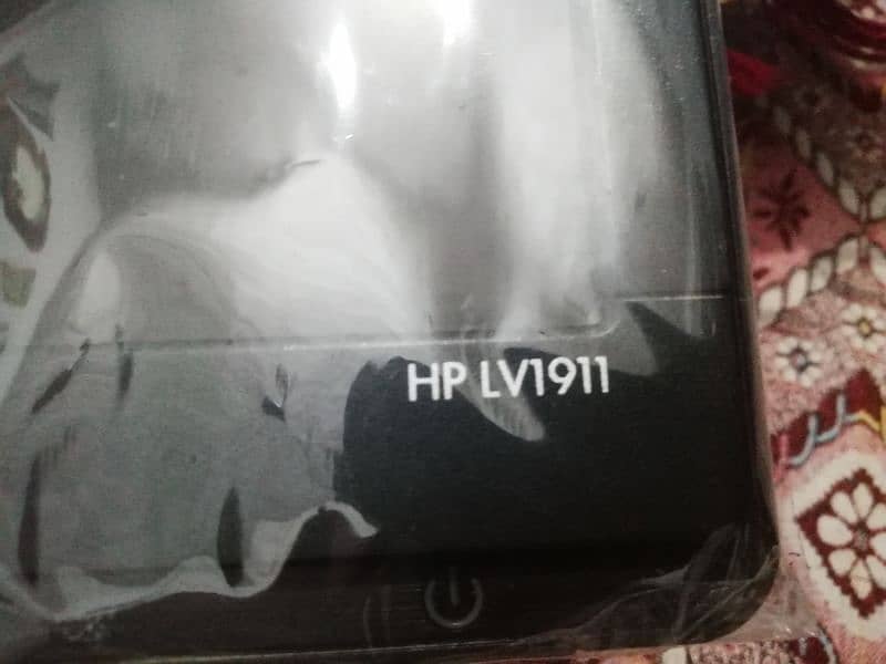 HP LCD 19 inch 5