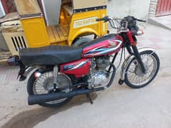 2015model  125 new condition 10/10 my no. 03067586749 0