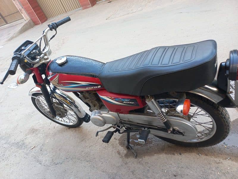 2015model  125 new condition 10/10 my no. 03067586749 1