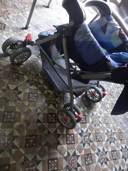 Branded pram in excellent condition 2